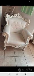 poltrona bianca in pelle
