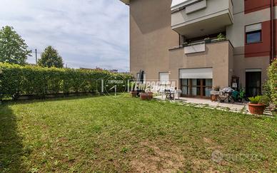 4 Locali con giardino!!