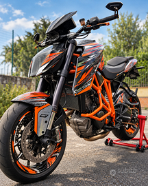 KTM 1290 SUPER DUKE R