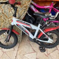 Bicicletta da bambino e motorino a spinta