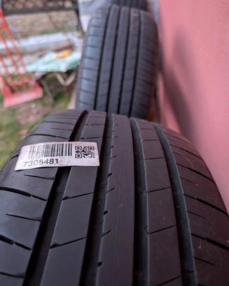 n'4 Bridgestone 215/55 r18