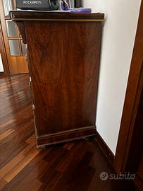 Cassettiera e 2 comodini impiallacciati piuma