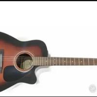 Chitarra elettroacustica Yamaha Non spedisco