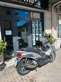 Piaggio Beverly 300 i.e 18.000 km - 2010