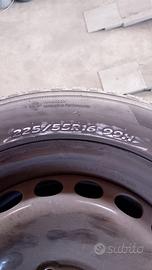 Gomme auto più cerchioni in ferro