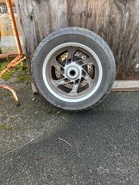 cerchione posteriore con pneumatico majesty 400 