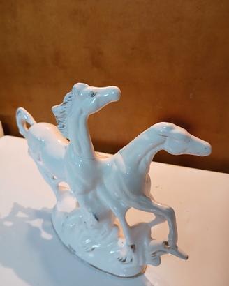 Statua cavalli in ceramica 