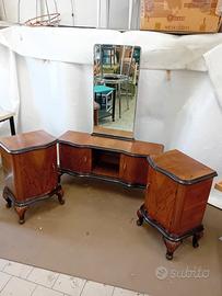 petineuse con specchiera e comodini 