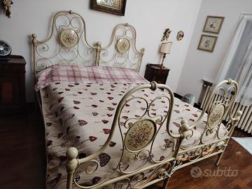 n.2 letti singoli in ferro battuto verniciato