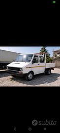 Iveco Daily 35.8 doppia cabina – Ribaltabile