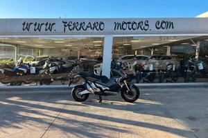 Honda X-ADV 750 2018 / KM 57.000 Tua a solo 54 Eur