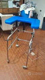 deambulatore con tavolo 