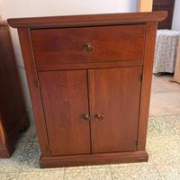 Mobiletto marrone