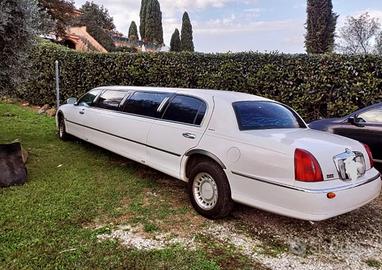 Lincoln limousine