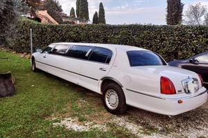 Lincoln limousine