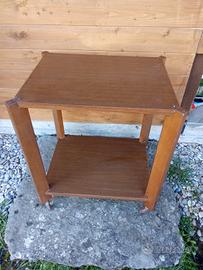 Porta TV. Tavolinetto. Con ruote