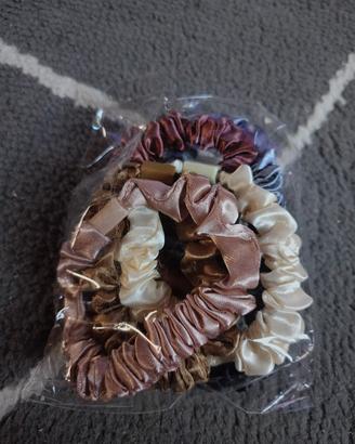 Set Scrunchies Luxury in Satin – Nuovi e Sigillati
