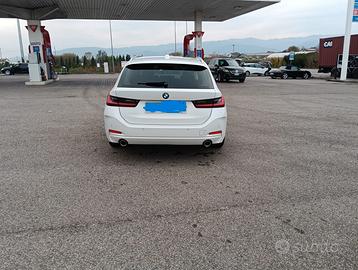 BMW SERIE 3 318d marzo 2023 km 42000!!