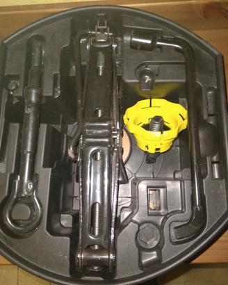 kit atrezzi auto