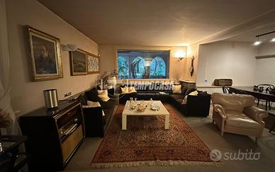 SPLENDIDA VILLA CON IMMENSO GIARDINO