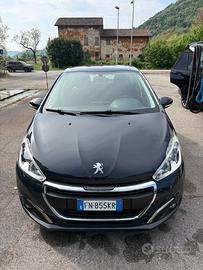 Auto Peugeot 208