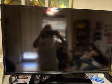 Tv Samsung nera 40 pollici