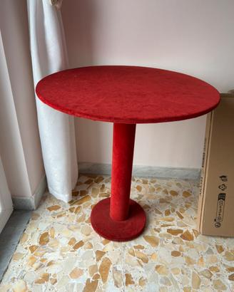Tavolo rivestito di velluto