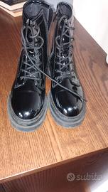 stivaletti in vernice