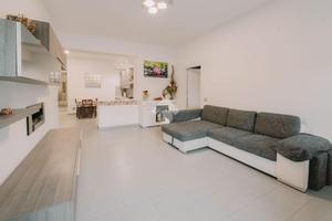 4 LOCALI A TARQUINIA