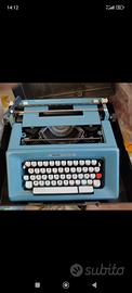 Macchina da scrivere Olivetti
