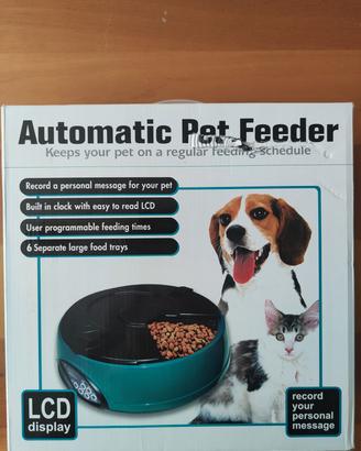 Distributore automatico di cibo per animali