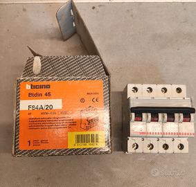 interruttore magnetotermico 4 poli