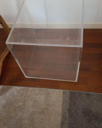 Tavolino espositore cubo in plexiglass traspa