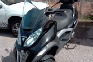 Piaggio MP3 300