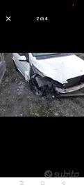 Mercedes-Benz incidentato