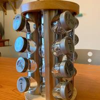 Portaspezie in legno girevole 16