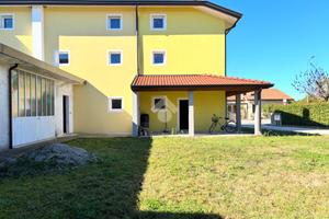 CASA SEMINDIPENDENTE A MUZZANA DEL TURGNANO