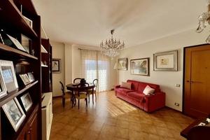 Appartamento di 109 m² con 3 locali e box auto a R