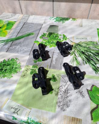 Ganci per scuri