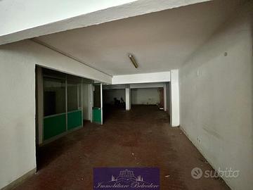 Capannone / Fondo a Firenze