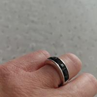 Anello pietre nere
