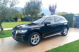 AUDI Q5 quattro