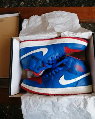 Nike air jordan mid 1