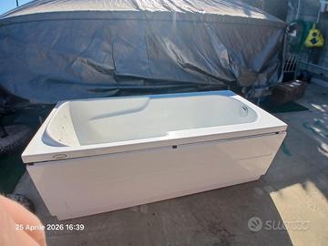 VASCA DA BAGNO  COLACRIL CON PARATIE