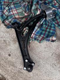 Braccio oscillante DX golf 5 nuovo imballato