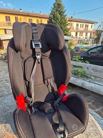 Seggiolino Chicco Akita Fix Black