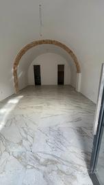 Locale commerciale per attività