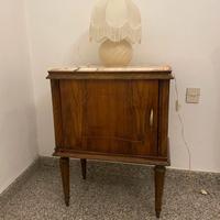 Due comodini anni 50 in buone condizioni