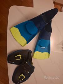 Pinne nuoto e palette