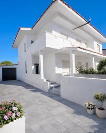 Semi Indipendente con garage